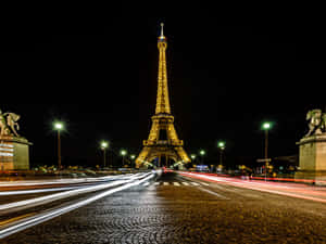 Street Light Eiffel Wallpaper