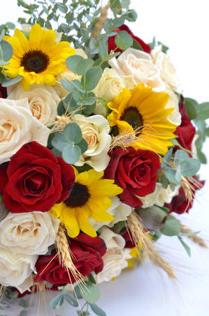 Sunflowers And Roses Bouquet Reference Wallpaper