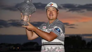 Sungjae Im Holding A Glass Trophy Wallpaper