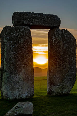Sunrise In Stonehenge England Wallpaper