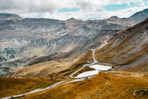 Super High Resolution Mountain Lake Wallpaper