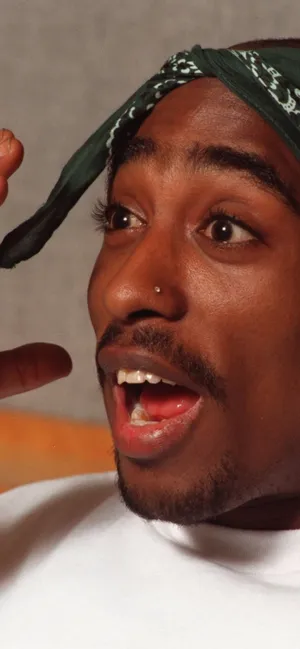 Surprised Facial Expression Tupac Iphone Wallpaper