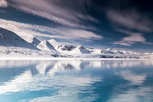 Svalbard Frozen Ocean Mountains Wallpaper
