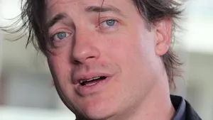 Sweet Look Brendan Fraser American Actor Wallpaper