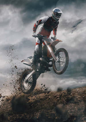 Tackle The Great Outdoors With Honda Dirt Bike Wallpaper