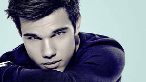 Taylor Lautner Captivating Stare Wallpaper