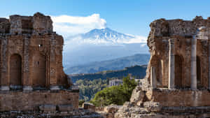 Teatro Antico Di Taomina Mount Etna Wallpaper