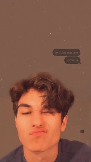 Teenage Boy Aesthetic Pouty Lips Wallpaper