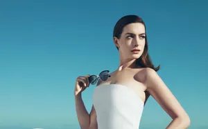 The Classy Anne Hathaway Wallpaper