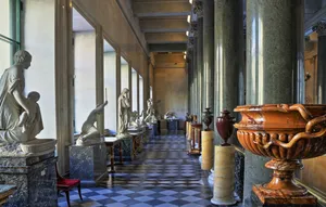 The Hermitage Museum Sculptures Wallpaper