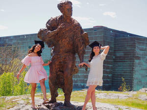 The Iconic Louis Brandeis Statue At Brandeis University. Wallpaper
