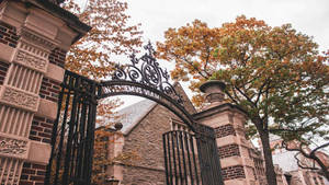 The Iconic Metal Arch At The University Of Pennsylvania. Wallpaper