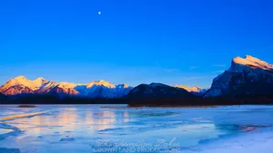 The Majestic Colors Of The Glacier Lakes In The Majestic Mountains Wallpaper