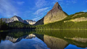 The Rocky Mountains In Their Awe-inspiring Glory. Wallpaper