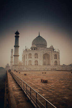 The Taj Mahal's Open Space Wallpaper