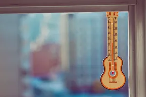 Thermometer Indicating Fair Temperature Wallpaper