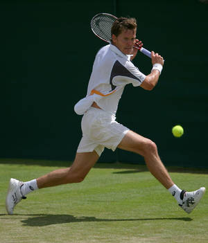 Thomas Enqvist Chasing A Ball Wallpaper