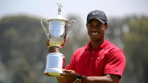Tiger Woods 2008 Us Trophy Wallpaper