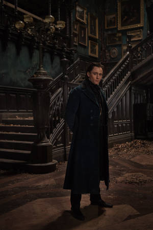 Tom Hiddleston In Crimson Peak Wallpaper