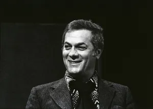 Tony Curtis On Black Wallpaper