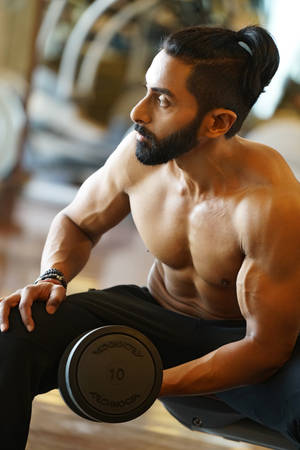 Topless Man In Gym Wallpaper