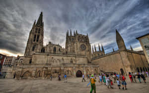 Tourists At Toledo Cathedral Wallpaper