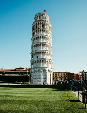 Tower Of Pisa From Inside Piazza Del Duomo Wallpaper