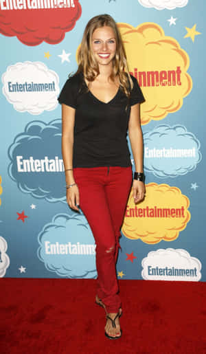 Tracy_ Spiridakos_ Entertainment_ Event_ Red_ Carpet Wallpaper