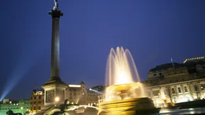 Trafalgar Square Fountain At Night Wallpaper