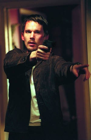 Training Day Film Artist Ethan Hawke Wallpaper