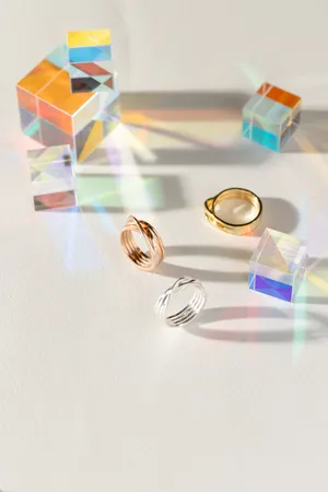 Trichroic Prism Cube Wallpaper