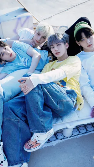 Txt On A Mattress Wallpaper