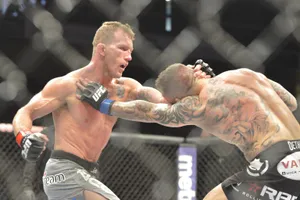 Ufc 125: Resolution Gray Maynard Vs. Edgar Wallpaper