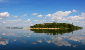 Ukraine Lake Svitiaz Wallpaper