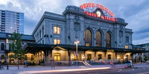 Union Station During Early Evening Wallpaper