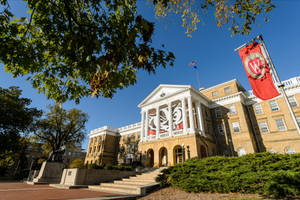 University Of Wisconsin-madison Campus Hall Wallpaper