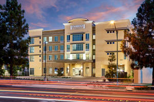 Unwind And Enjoy The Comfort Of Staybridge Suites Anaheim Wallpaper