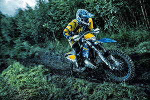 Uphill Dirtbike Wallpaper