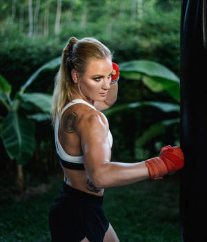 Valentina Shevchenko Ufc Fighter Aesthetic Wallpaper