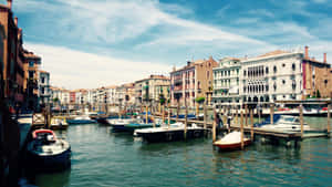 Venetian Canal Boatsand Architecture Wallpaper