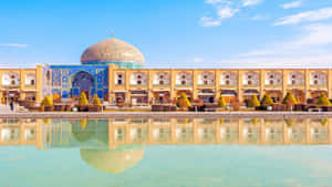 Vibrant Isfahan Mosque Photography Wallpaper