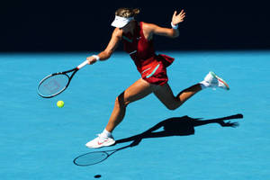 Victoria Azarenka Dashes To Hit Ball Wallpaper