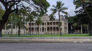 View Outside The Iolani Palace Wallpaper