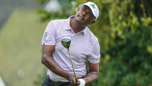 Vijay Singh Looking Above Wallpaper