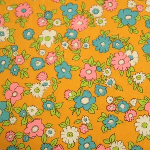 Vintage 60s Pink Blue And White Flowers Wallpaper