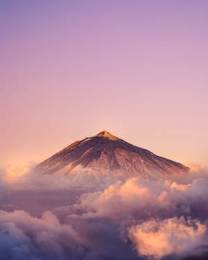 Vintage Aesthetic Clouds Mountain Wallpaper