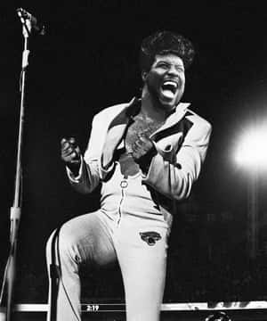 Vintage Soul Singer Performance Wallpaper