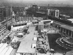 Vintage Waterloo Display Wallpaper