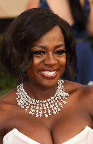 Viola Davis Glam Look Red Carpet Wallpaper