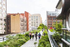 Visitors Walking Around The High Line Wallpaper